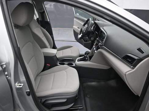 Used 2020 Hyundai Elantra SE FWD image 27