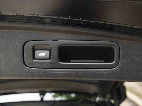 Used 2025 Honda CR-V EX-L image 45