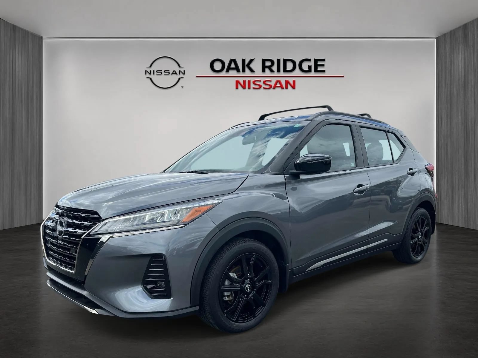 Used 2023 Nissan Kicks SR w/ Exterior Package FWD image 7
