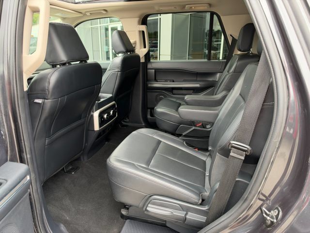 Used 2024 Ford Expedition XLT AWD/4WD image 14