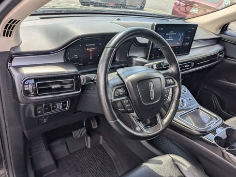 Used 2023 Lincoln Nautilus AWD w/ Premium Package image 15