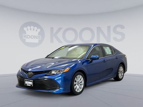 Used 2019 Toyota Camry LE FWD image 4