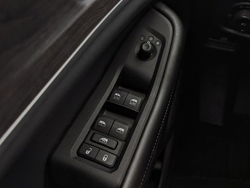 Used 2023 Jeep Grand Cherokee Limited image 34