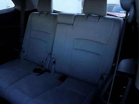 Used 2018 Honda Pilot LX image 16