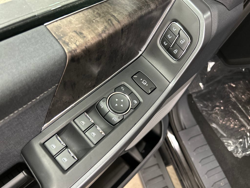 New 2026 Ford F250 Lariat w/ Black Appearance Package AWD/4WD image 19