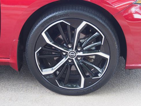 Used 2023 Nissan Altima 2.5 SR w/ SR Premium Package FWD image 9