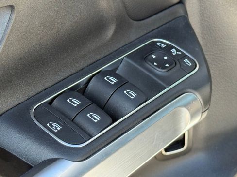 Used 2026 Mercedes-Benz GLB 250 image 21