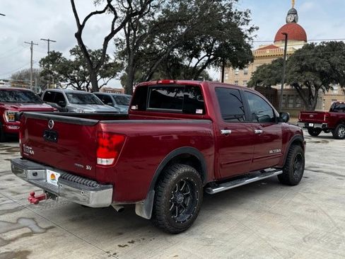 Used 2015 Nissan Titan SV image 6