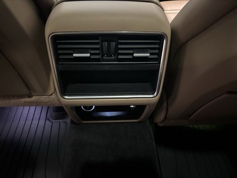 Used 2019 Porsche Cayenne E-Hybrid image 25