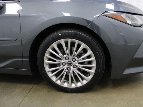Used 2022 Toyota Avalon Limited w/ Advanced Safety Package image 5