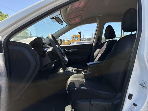 Used 2017 Nissan Rogue S FWD image 8