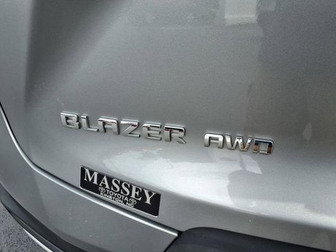 Used 2023 Chevrolet Blazer LT image 9