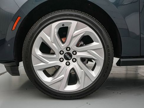 Used 2025 Lincoln Navigator Reserve image 10