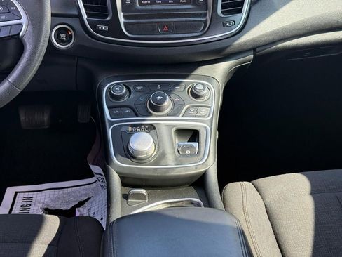 Used 2016 Chrysler 200 Limited FWD image 14