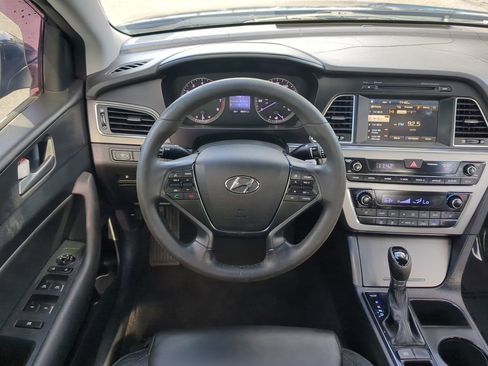 Used 2016 Hyundai Sonata Sport w/ Option Group 02 image 16