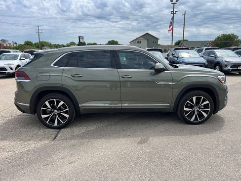 Used 2026 Volkswagen Atlas Cross Sport SEL Premium R-Line AWD/4WD image 11