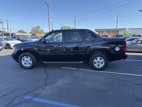 Used 2008 Chevrolet Avalanche LT AWD/4WD image 6