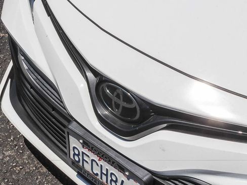 Used 2018 Toyota Camry LE FWD image 14
