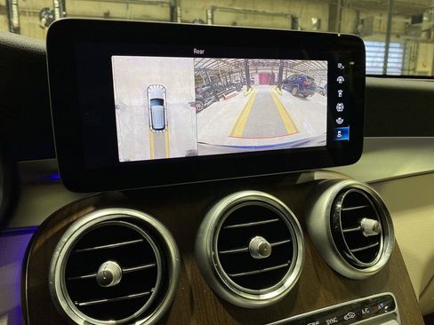 Certified 2021 Mercedes-Benz GLC 300 4MATIC w/ Premium Package image 6