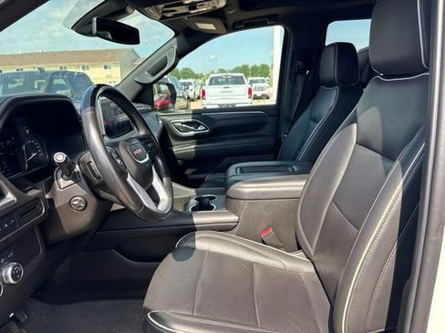 Used 2021 GMC Yukon SLT w/ Rear Media and Nav Package AWD/4WD image 8