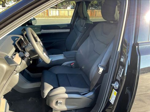 New 2025 Volvo EX90 Plus w/ Protection Package Premier image 11