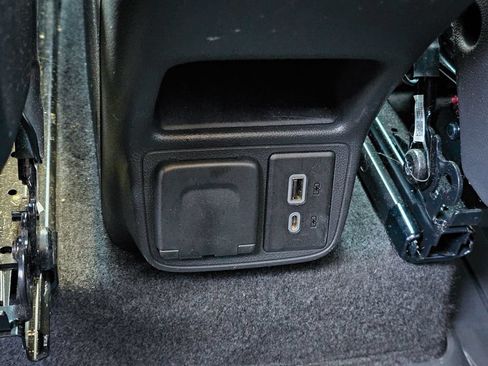 Used 2023 Buick Encore GX Essence w/ Experience Buick Package FWD image 33