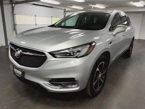 Used 2021 Buick Enclave Essence w/ Sport Touring Edition image 4