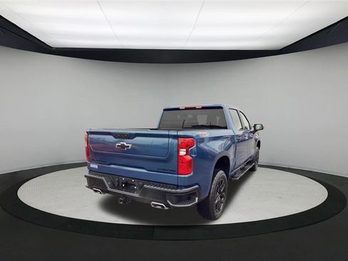 Used 2024 Chevrolet Silverado 1500 Custom Trail Boss w/ LPO, Dark Essentials Package image 8