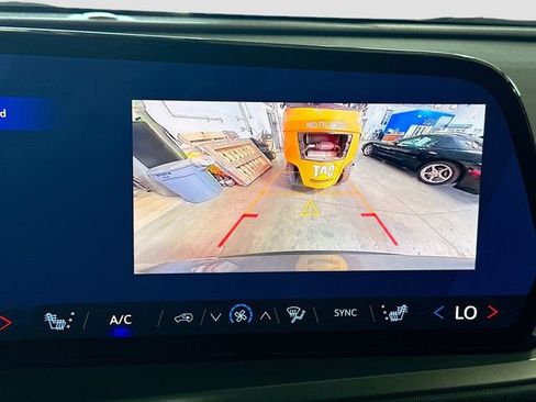 New 2026 Chevrolet Traverse LT w/ LPO, Floor Liner Package AWD/4WD image 14