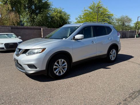 Used 2015 Nissan Rogue SV w/ SV Premium Package AWD/4WD image 1