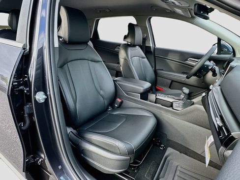 Certified 2026 Kia Sportage EX FWD image 26