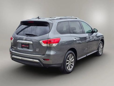 Used 2016 Nissan Pathfinder SV AWD/4WD image 5
