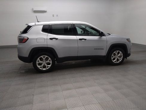 Used 2024 Jeep Compass Sport image 10