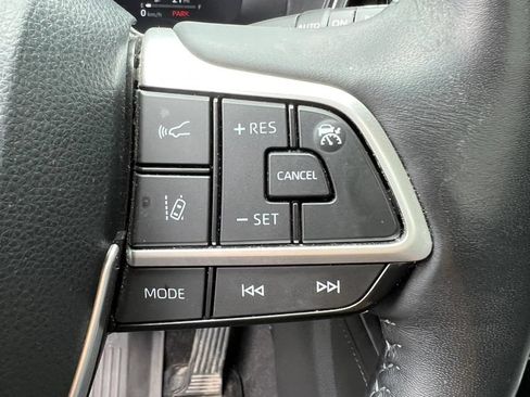 Used 2023 Toyota Highlander Platinum FWD image 16