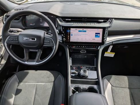 New 2026 Jeep Grand Cherokee Altitude AWD/4WD image 14