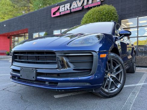 Used 2023 Porsche Macan Turbo image 2