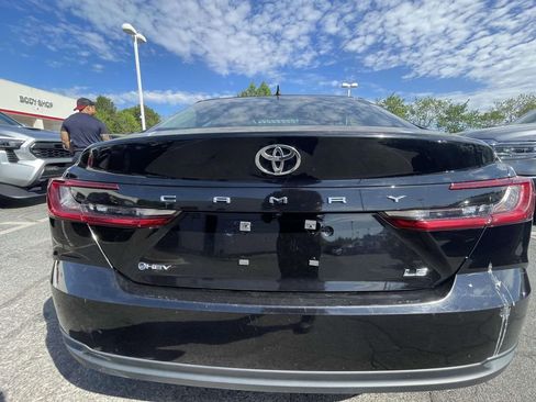 Used 2025 Toyota Camry LE image 17