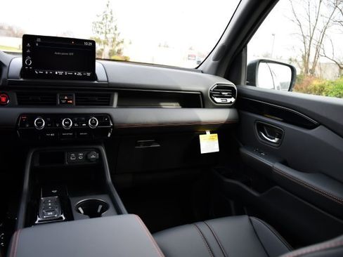 New 2025 Honda Pilot TrailSport image 24