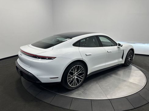 Used 2021 Porsche Taycan RWD image 7