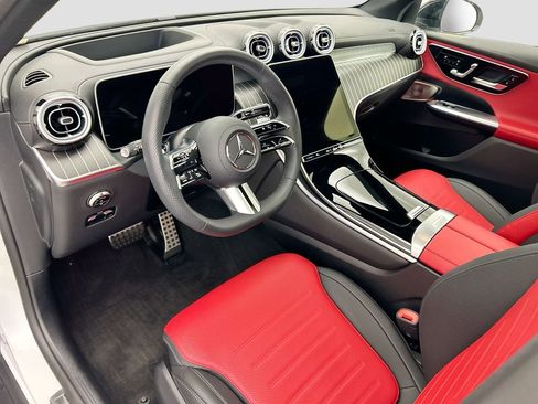 Certified 2025 Mercedes-Benz GLC 300 image 9