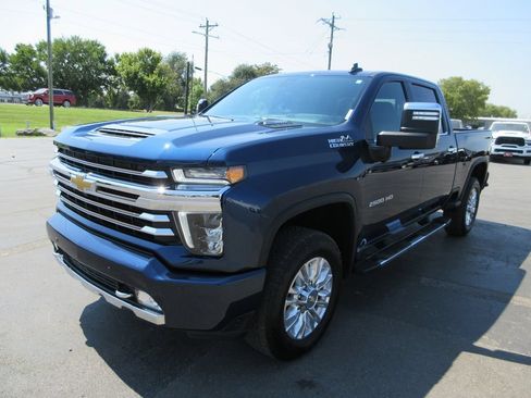 Certified 2022 Chevrolet Silverado 2500 High Country w/ Z71 Off-Road Package AWD/4WD image 13