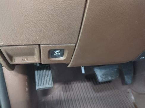 New 2026 RAM 3500 Laramie AWD/4WD image 17