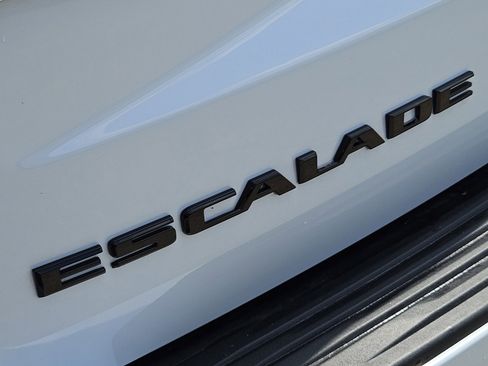New 2026 Cadillac Escalade Platinum Sport w/ LPO, ONYX Package AWD/4WD image 8