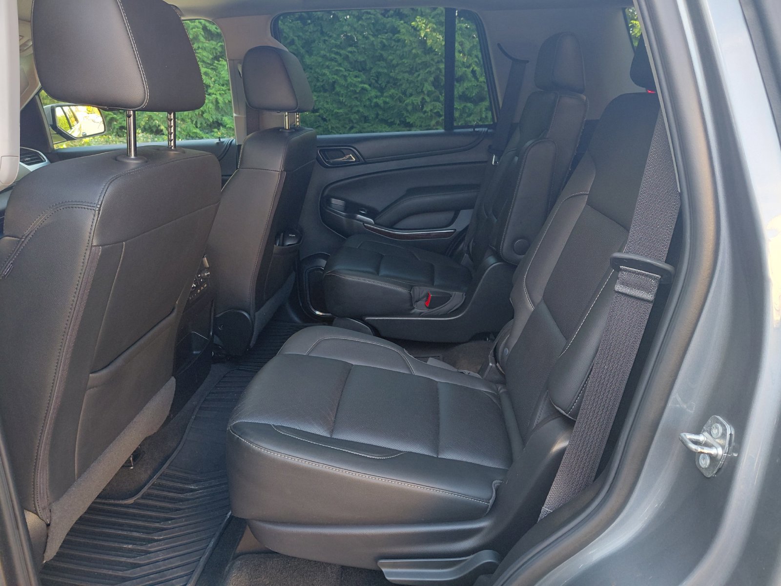 Used 2018 GMC Yukon SLT w/ Premium Edition AWD/4WD image 18