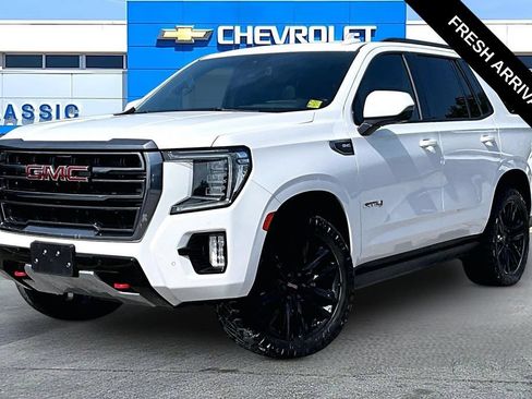 Used 2023 GMC Yukon AT4 w/ Technology Package AWD/4WD image 2