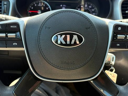 Used 2020 Kia Sorento AWD V6 image 19