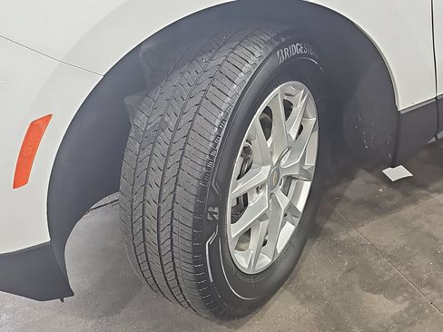 Certified 2024 Chevrolet Equinox LT w/ LPO, Floor Liner Package AWD/4WD image 37