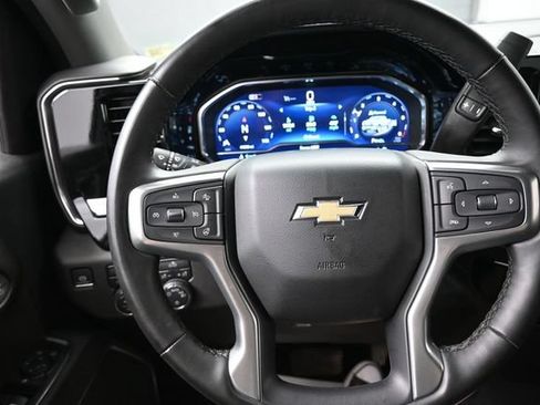 Used 2024 Chevrolet Silverado 1500 LT AWD/4WD image 8