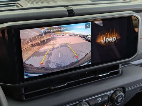 Used 2025 Jeep Wrangler Rubicon image 27