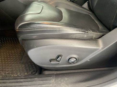 Used 2016 Jeep Cherokee Limited w/ Luxury Group image 12